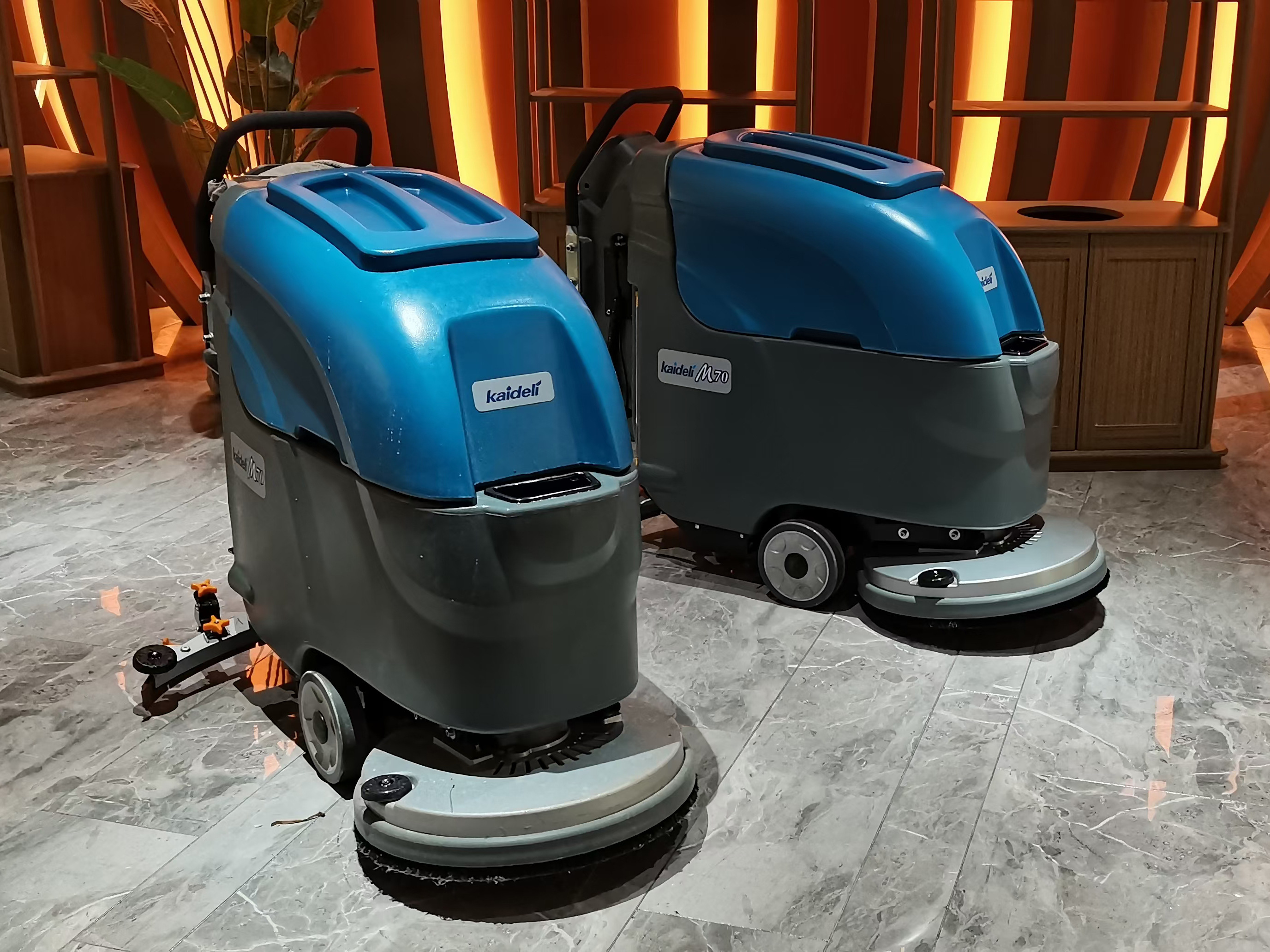 西安漢城湖畔采購洗地機(jī)選擇了高樂美公司